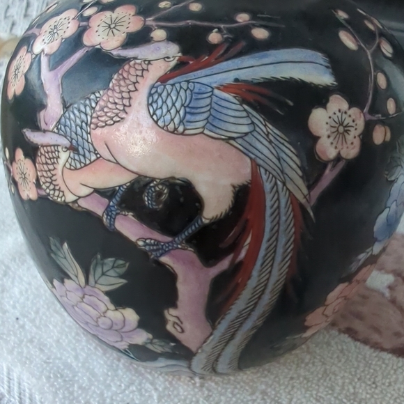 Vintage Gorgeous Black Floral/Bird (Pottery)Embossed-Look Vase - Picture 5 of 12